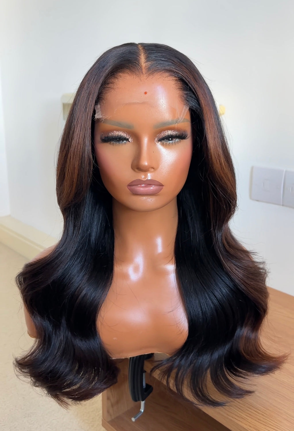 PERRUQUE YASMIN 6x6 HD - PRÊTE À ÊTRE EXPÉDIÉE | CAPUCHE MOYENNE